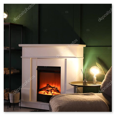 Gemütlicher Raum mit Diffuser am Abend